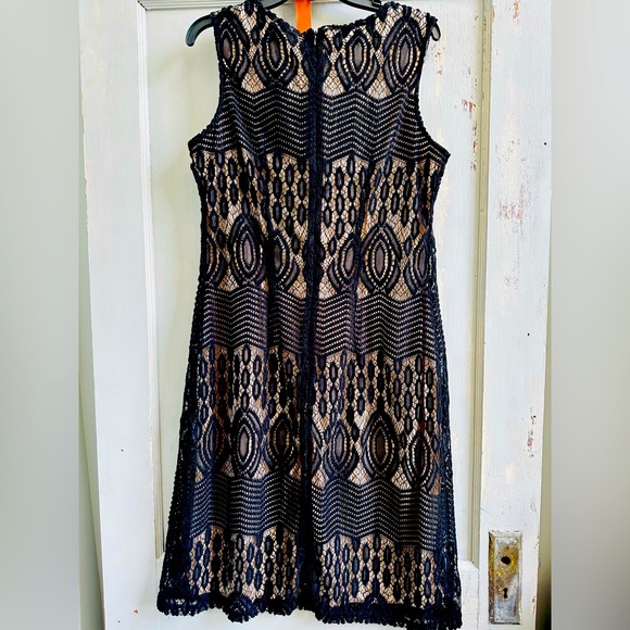 Black & Tan Cocktail Midi Dress - Picture 2 of 5